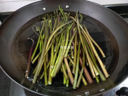 腊肉蕨菜韭菜特产礼盒设计指南：如何打造设计引擎友好的包装？